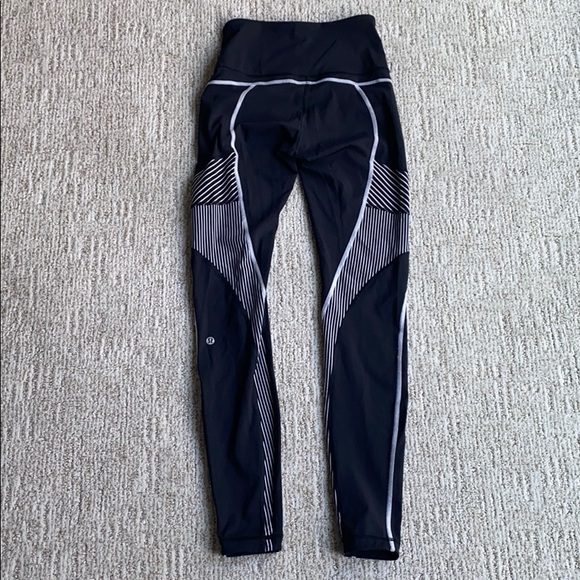 Lululemon Workout Pants Size 4 - Picture 3 of 4